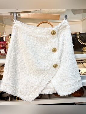 Balmain White Tweed Boucle Asymmetrical Skirt Signature Gold Buttons Size 38